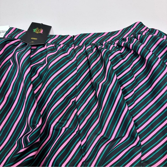 Wicked X Target Paul Tazewell Women’s Viral Bubble Graphic Mini Skirt Size 2X - Picture 4 of 8